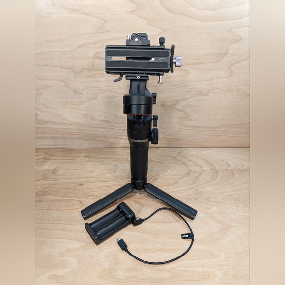 Zhiyun Weebill S [Official] 3-Axis Gimbal Stabilizer for Mirrorless and DSLR Cam - Picture 1 of 8